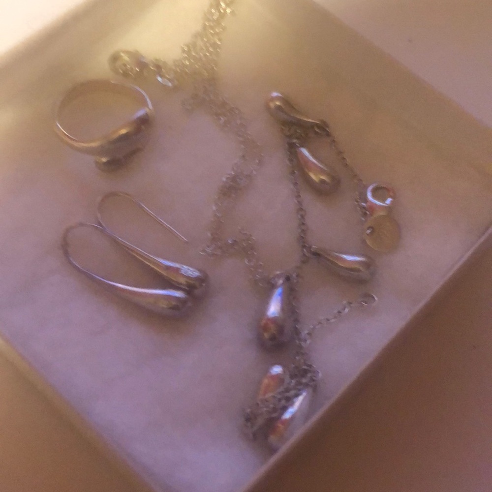 Silver teardrop set 4pc